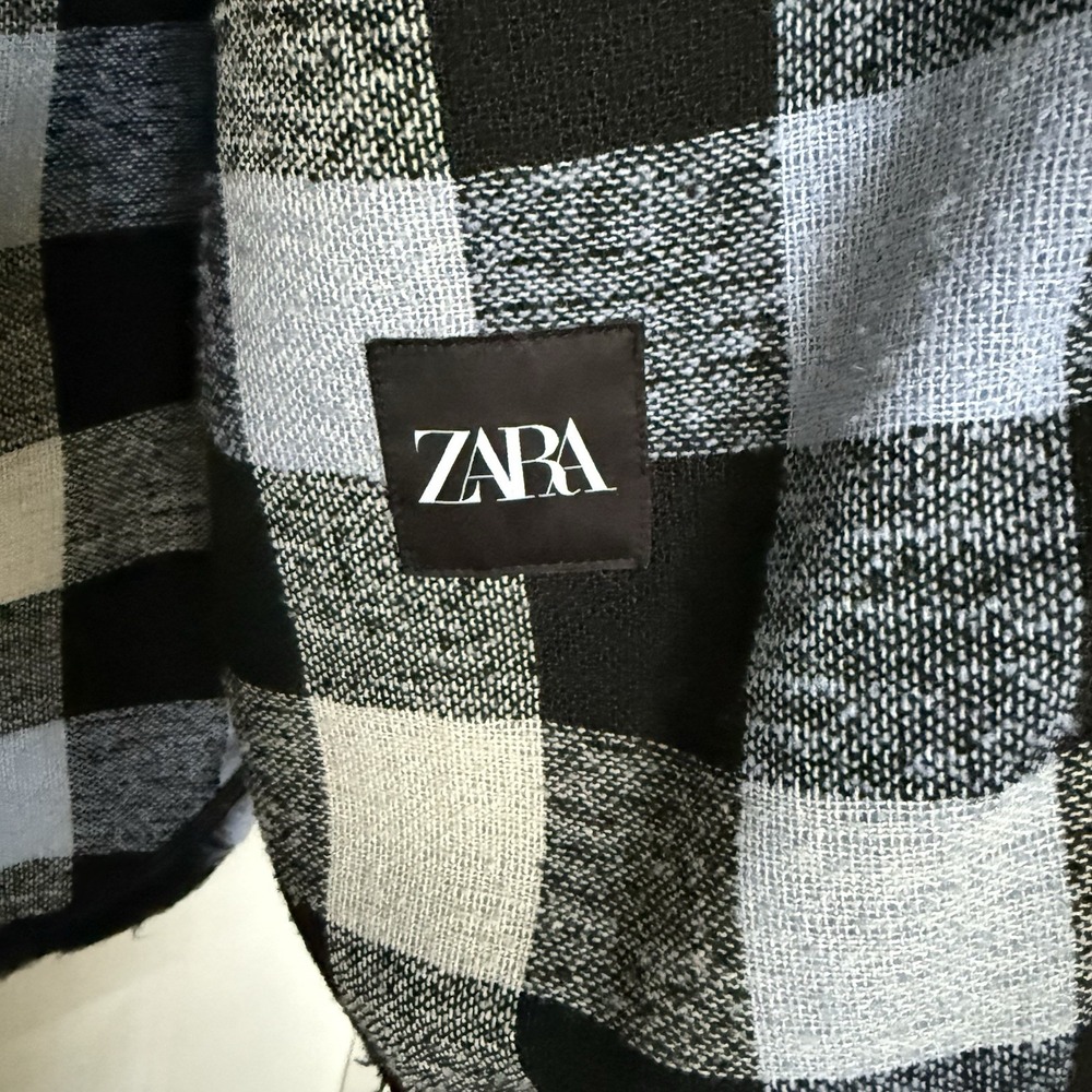 NWOT ZARA Plaid Fuzzy Shirt Jacket Oversized Blue Black White Button - Picture 4 of 7